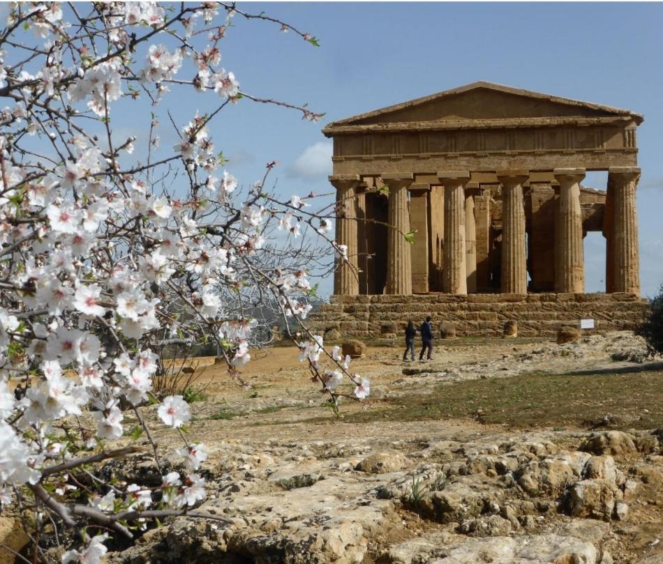 Kamome Rooms Agrigento Buitenkant foto